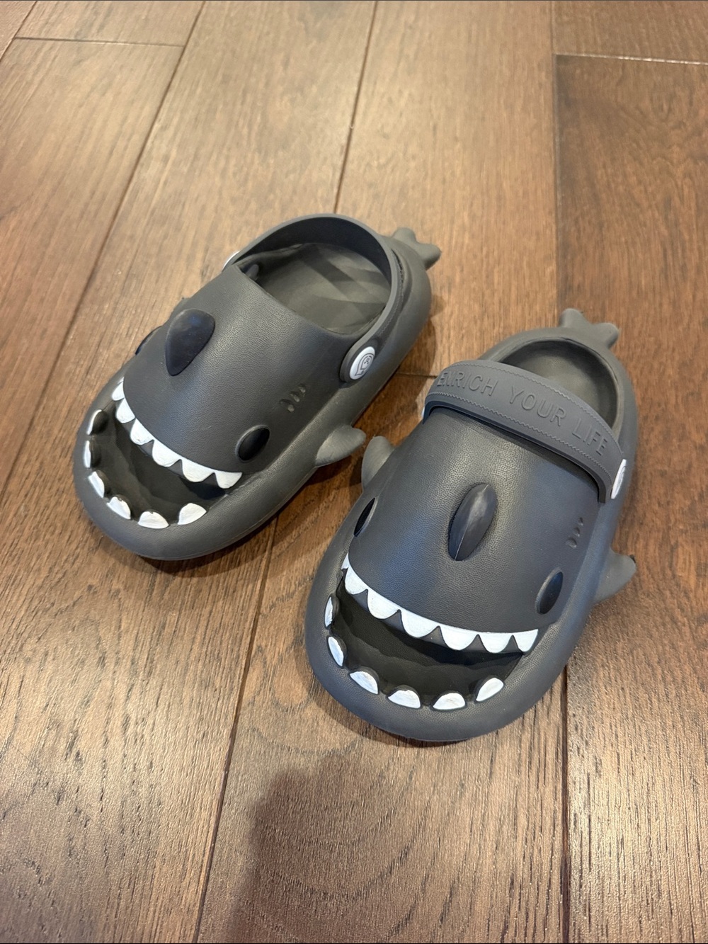 Kids Shark Clogs/Sandals Size 170 (11 little kid) - C39-235